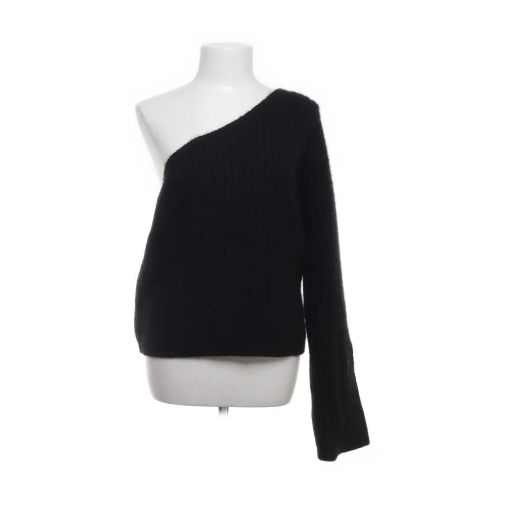 Image of Lisa Yang Trui (Preloved)