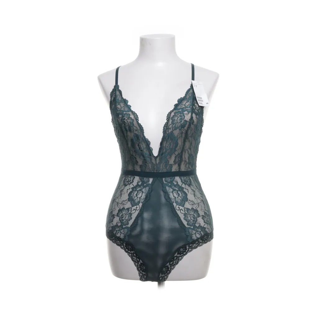 Image of H&M Body (Preloved)