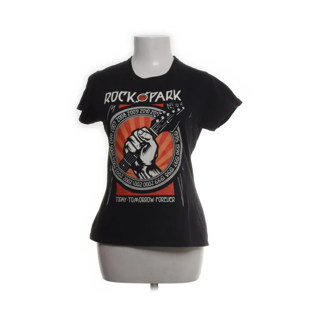 Image of Fruit of the Loom T-shirt (Preloved)