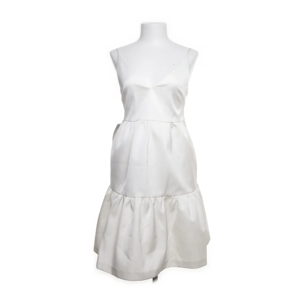 Image of H&M Modern Classic Cocktailjurk (Preloved)