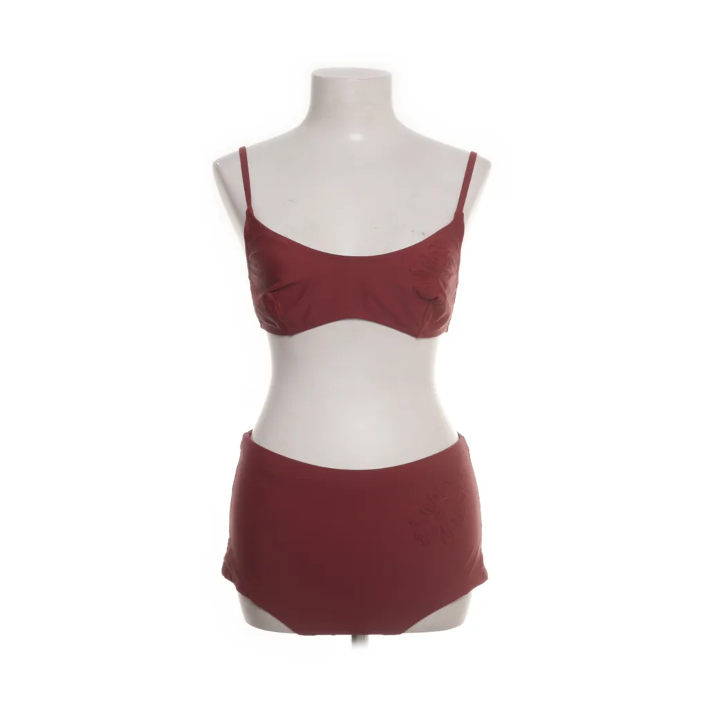 Image of Closed Bikini (Preloved)