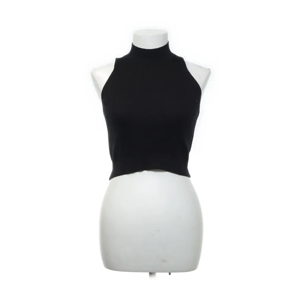 Image of Uniqlo Crop top (Preloved)