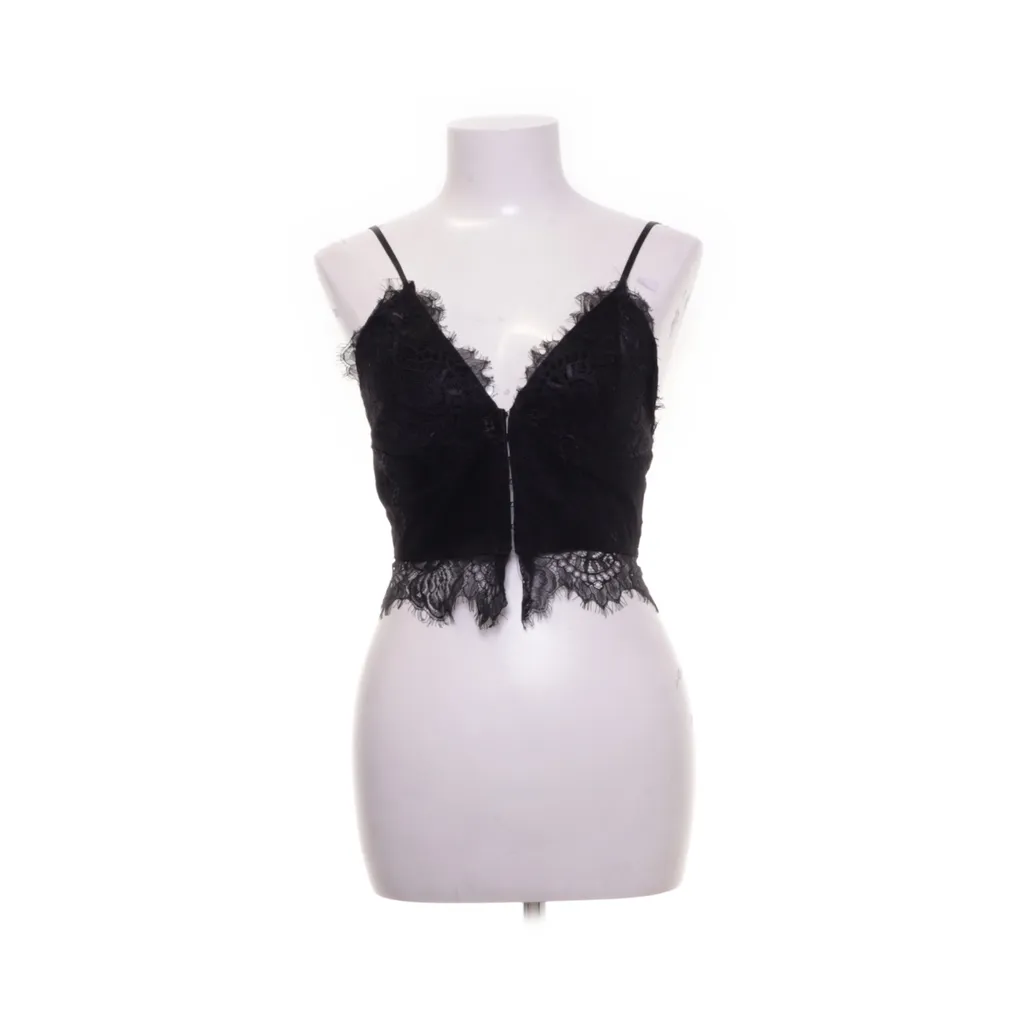 Image of PrettyLittleThing Crop top (Preloved)