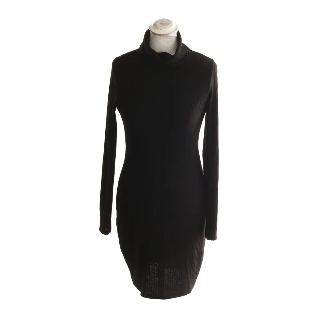 Image of NLY Trend Jurk met col (Preloved)