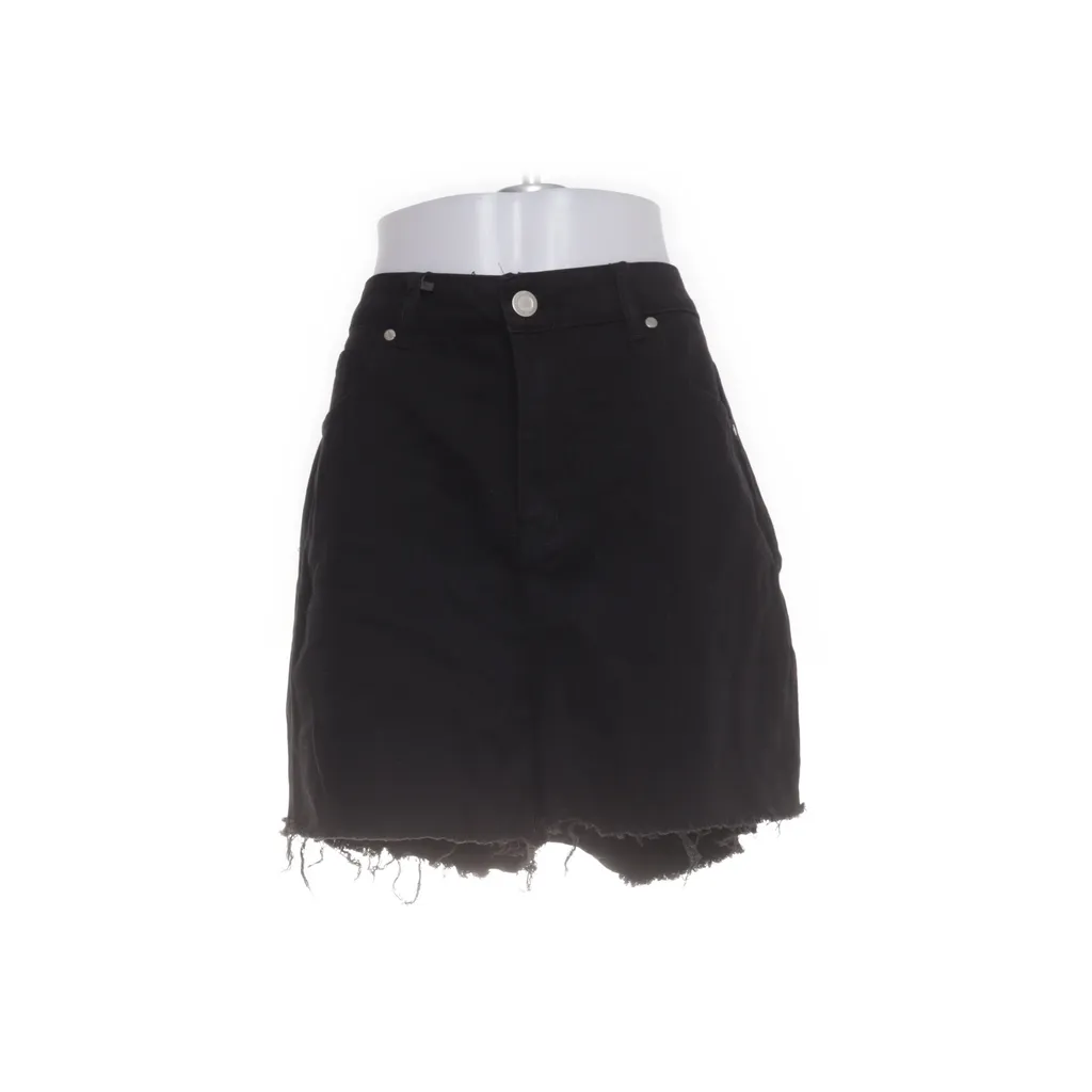 Boohoo - Jeans Shorts - Damen - Größe: 44 - Schwarz