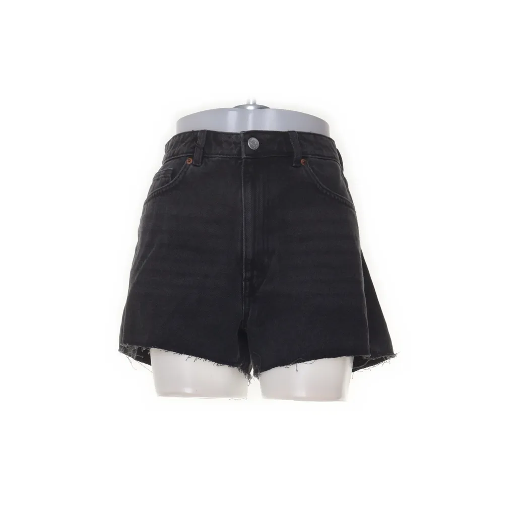 Monki - Jeans Shorts - Damen - Größe: 29 - Grau