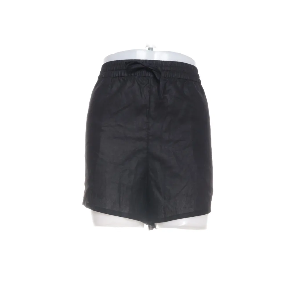 Weekday - Shorts - Damen - Größe: L - Schwarz
