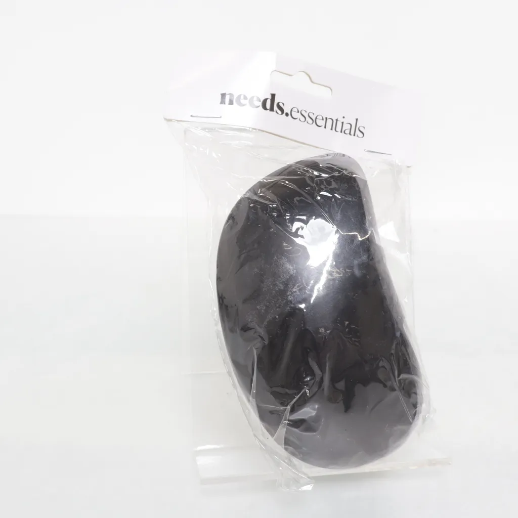 Needs. Essentials - Haarbürste - Schwarz