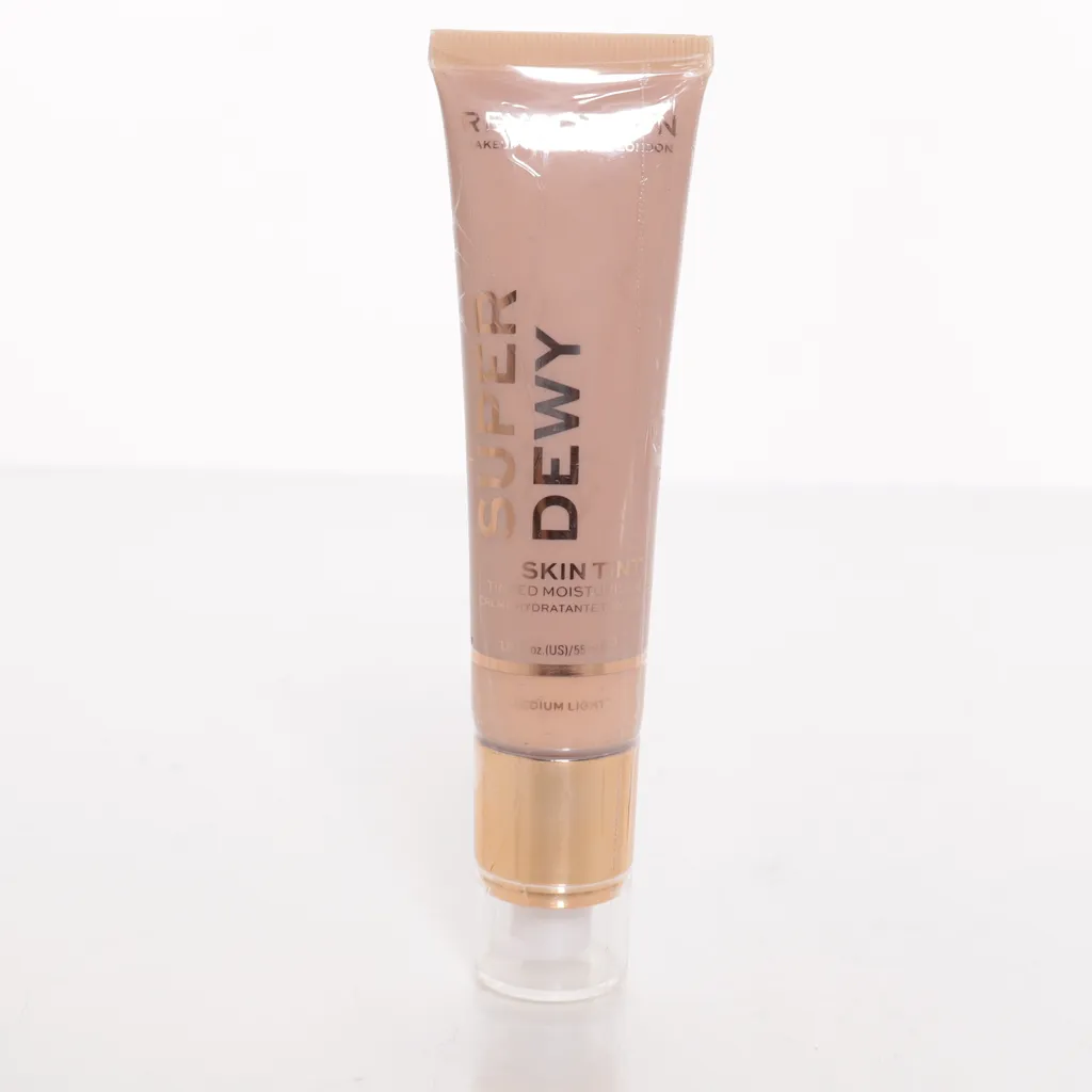 Makeup Revolution London - Foundation