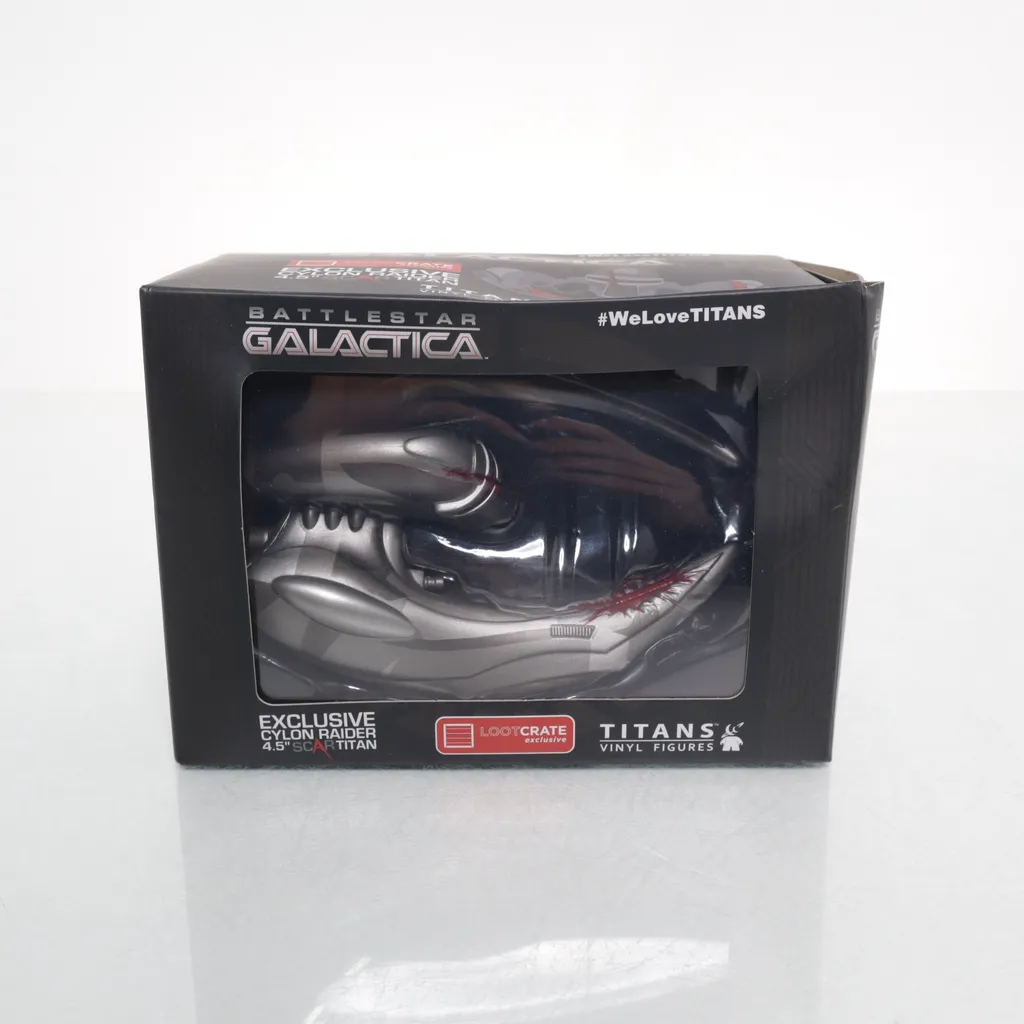 Lootcrate - Actionfigur - Grau