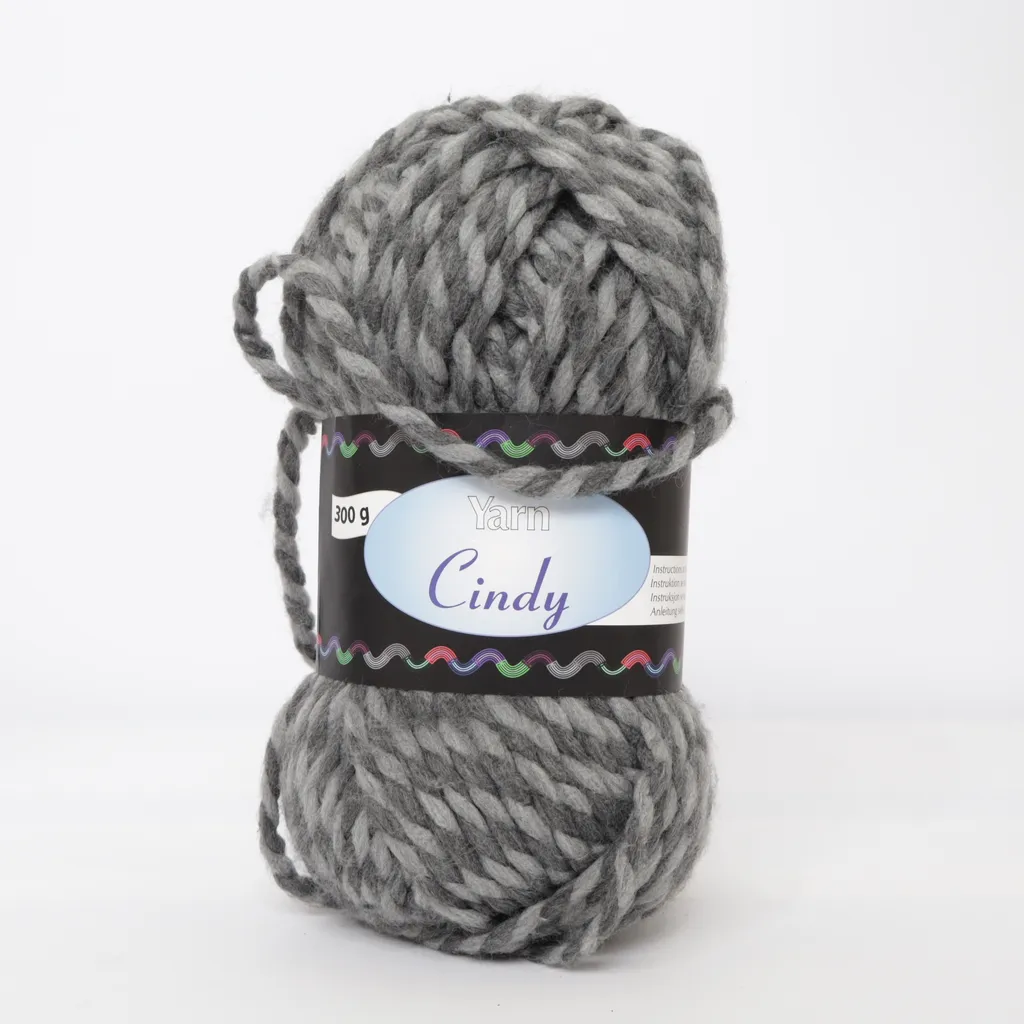 Yarn - Garn - Grau