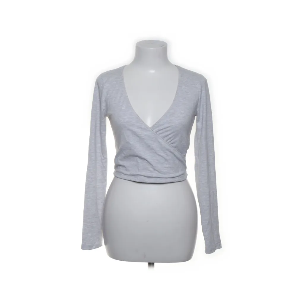 Bershka - Wickeltop - Damen - Größe: M - Grau