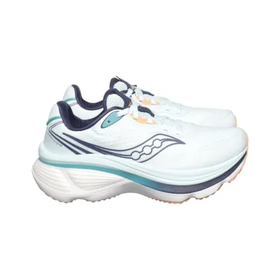 Running shoes (Hurricane 26) from Saucony