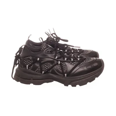 Sneakers (Black) from Axel Arigato