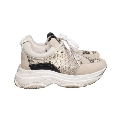 Sneakers (Beige, Svart, Vit) från KMB