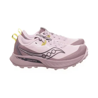 Running shoes (Peregrine 15) from Saucony