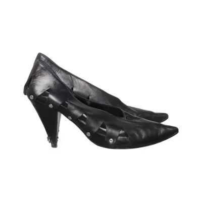 Pumps (Triangle Heel) från Celine Skinn
