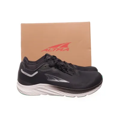 Running shoes (Rivera 3) from Altra