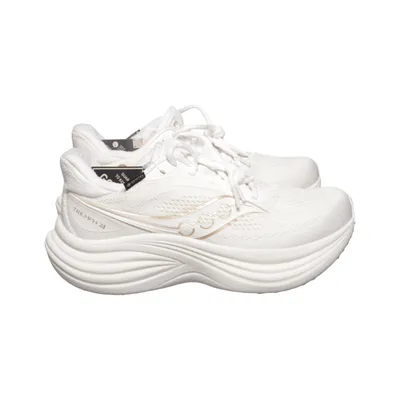 Running shoes (Triumph 24 GTX) from Saucony Gore-Tex