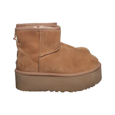 Boots (Classic Mini Platform) från UGG Mocka