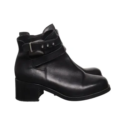 Ankle boots (Black) from Akira