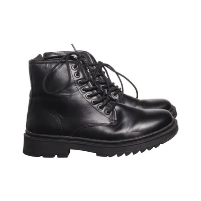 Laced boots (Black) from New Look Men