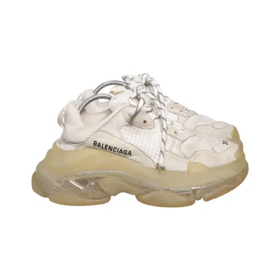 Sneakers (Triple S) från Balenciaga