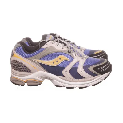 Sneakers (Triumph 4 Winter) from Saucony Suede