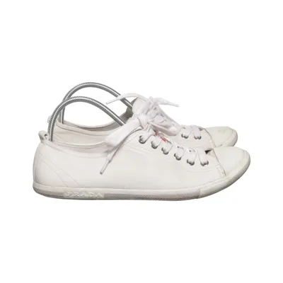 Sneakers (Vit) från Prada Skinn