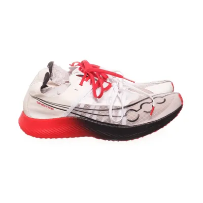 Running shoes (Sinister) from Saucony Suede