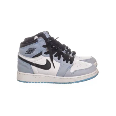 Sneakers (1 Retro High OG University Blue) från Nike Air Jordan
