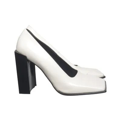 Pumps (Vit) från Balenciaga Skinn