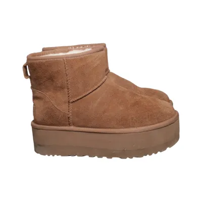 Boots (Classic Mini Platform) från UGG Mocka