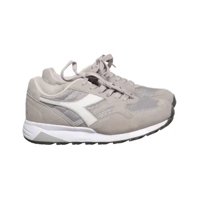 Träningsskor (Grå, Vit, Svart) från Diadora