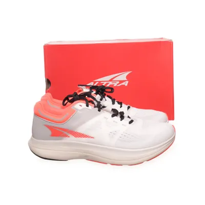 Running shoes (Vanish Tempo) from Altra