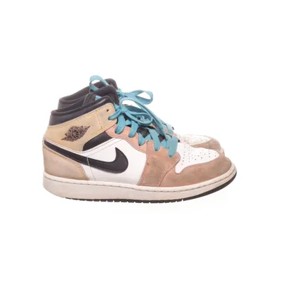 Sneakers (Jordan 1 Mid SE Flight Club (GS)) från Nike Air Jordan Mocka