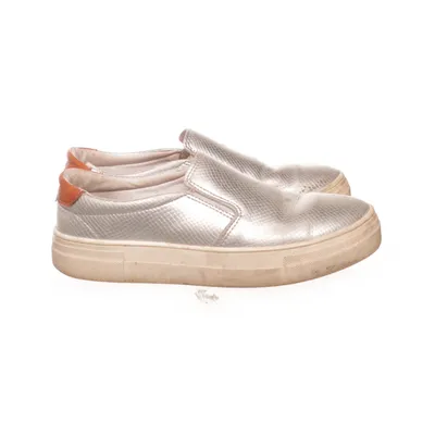 Slip-ons (Silverfärgad) från Kavat