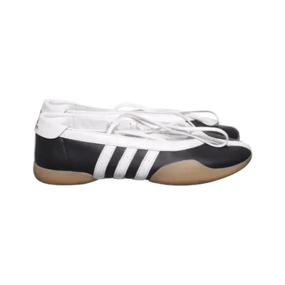 Baskets (Noir, Blanc) de Adidas