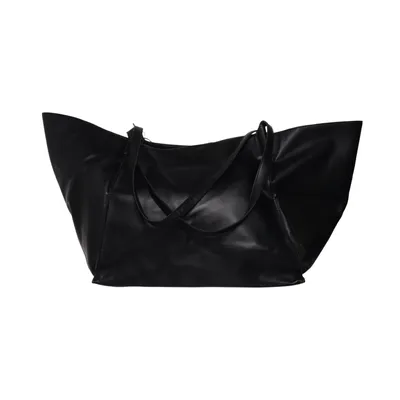 Axelremsväska (Svart) från NA-KD