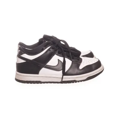 Sneakers (Svart, Vit) från Nike Skinn