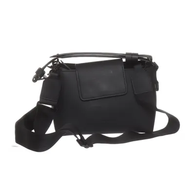 Axelremsväska (Svart) från Gaston Luga Polyuretan, Återvunnen polyester