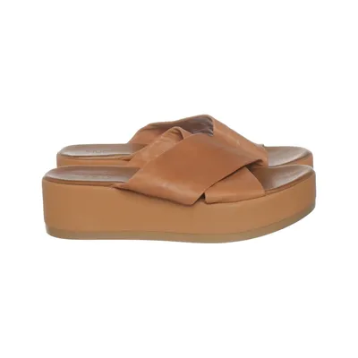 Slip-ins (Bruin) van Nuovo