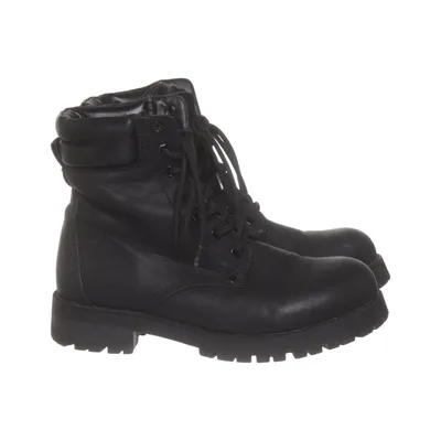 Laced boots (Black) from Linear