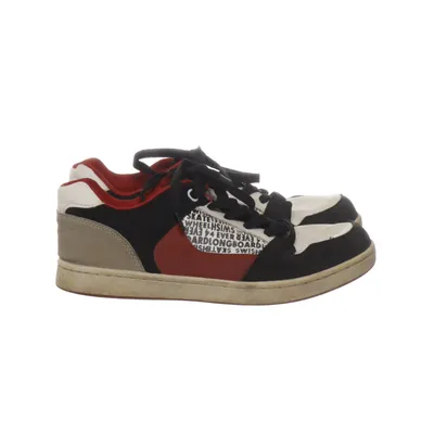 Sneakers (Black, Red, White) from Etnies