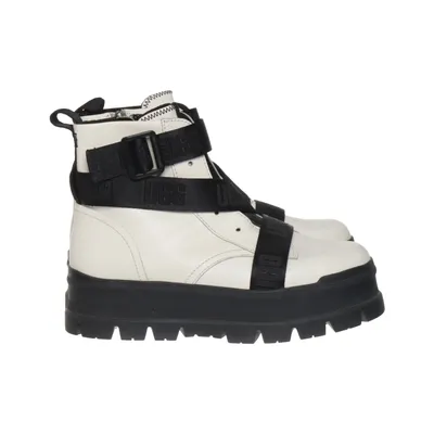 Boots (Vit, Svart) från UGG