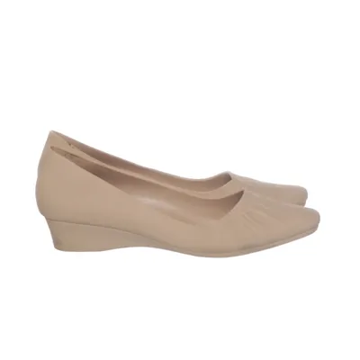 Wedges (Beige) from Alina