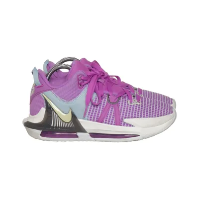 Sneakers (Lebron 18 Low) from Nike