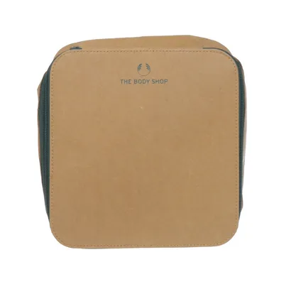 Necessär (Beige) från The Body Shop