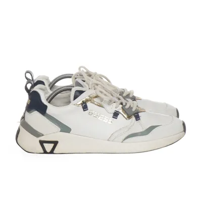 Baskets (FM7MODLEA12) de Guess