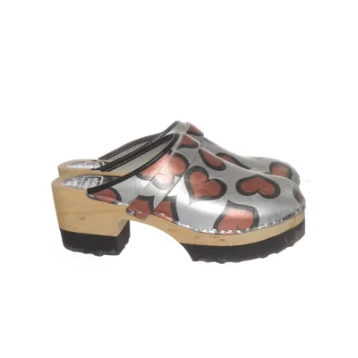 Träskor (Silverfärgad, Röd, Svart) från Moheda Toffeln